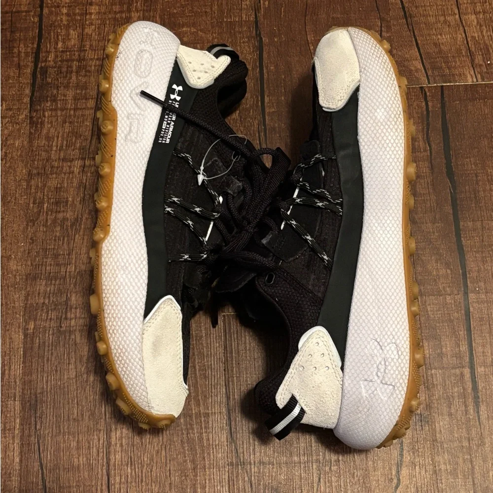 Under Armour Men's Black and White Sneakers fat tire bottom breathable mesh 9.5 - Picture 3 of 5